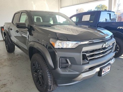 New 2025 Chevrolet Colorado Trail Boss w/ Midnight Edition image 4