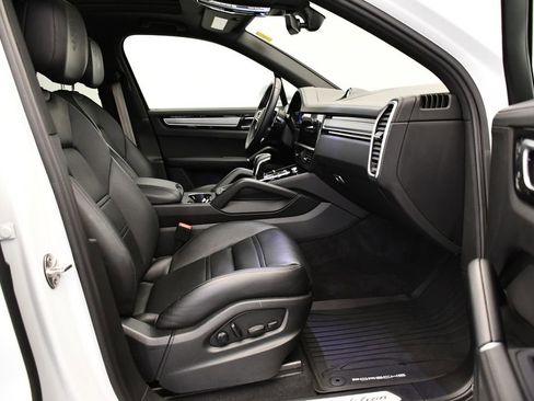 Used 2023 Porsche Cayenne S image 51