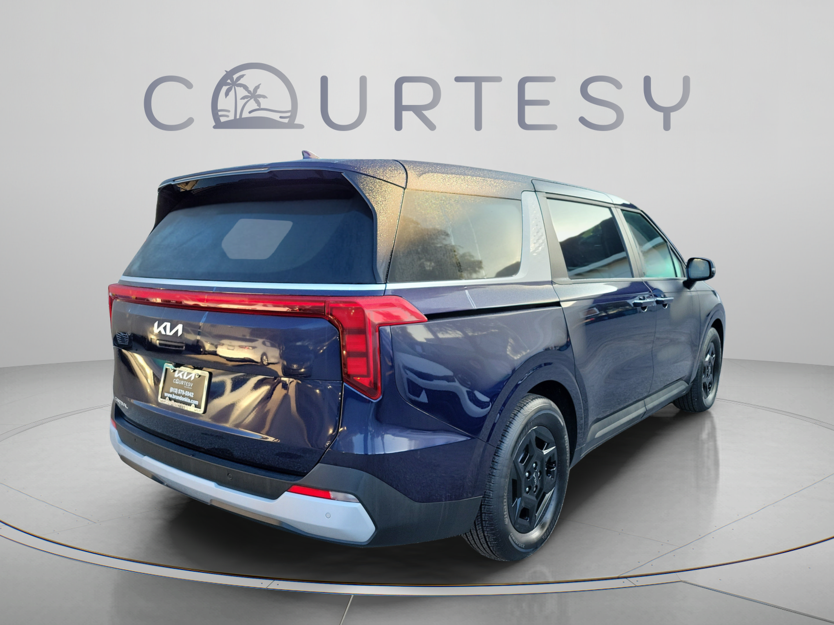 Certified 2026 Kia Carnival FWD image 3