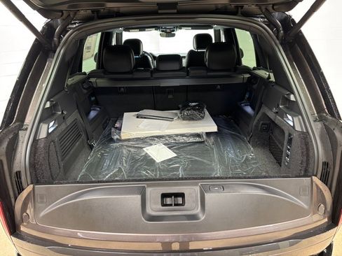 New 2025 Land Rover Range Rover Long Wheelbase SE image 43