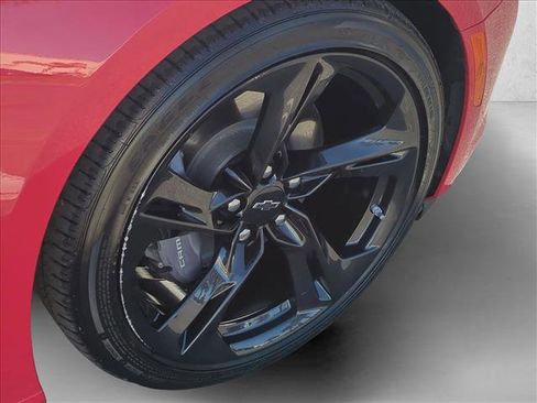 Used 2023 Chevrolet Camaro LT w/ Technology Package image 9