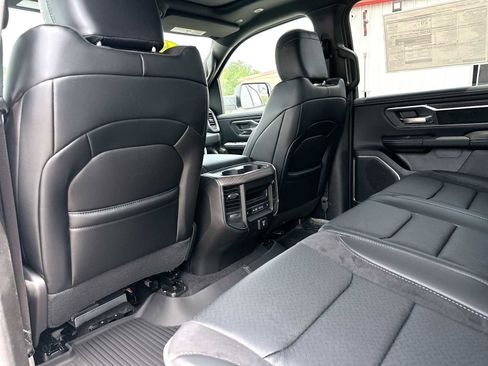 New 2026 RAM 1500 Laramie AWD/4WD image 24