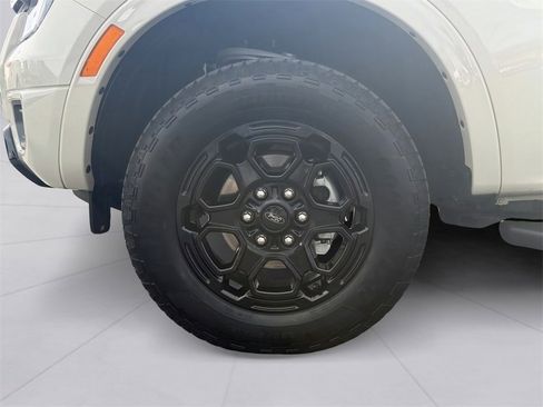 Used 2025 Ford Ranger Lariat w/ FX4 Off-Road Package image 9