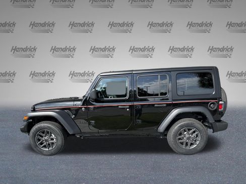 Used 2025 Jeep Wrangler Unlimited Sport AWD/4WD image 6