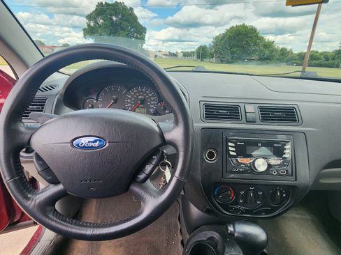Used 2007 Ford Focus SES FWD image 8