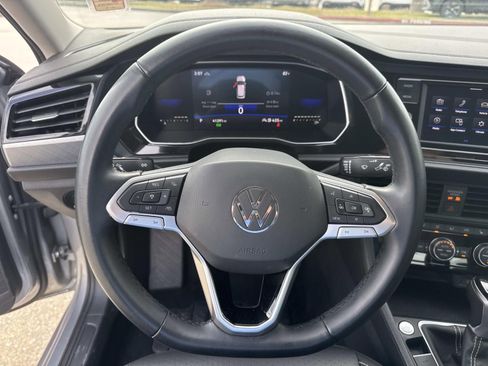 Used 2024 Volkswagen Jetta SE FWD image 21