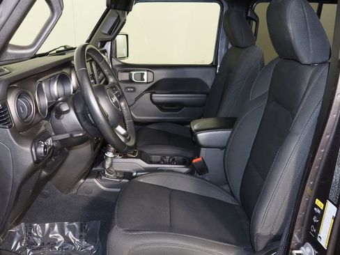 Used 2022 Jeep Wrangler Unlimited Sport w/ Sun And Sound Package image 16