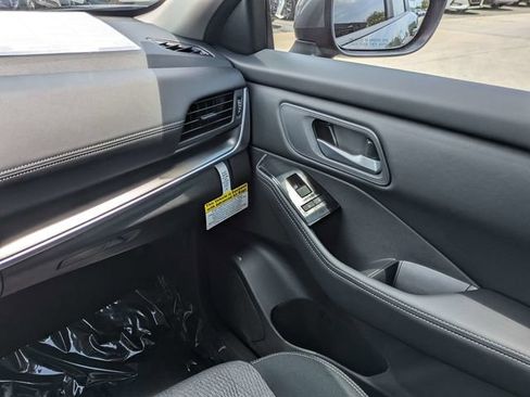 New 2026 Nissan Rogue SV FWD image 18