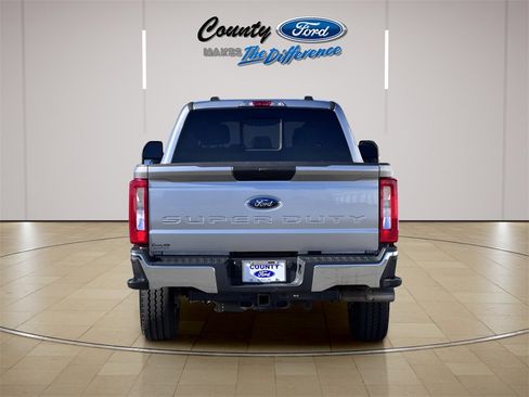 Used 2024 Ford F250 XLT w/ FX4 Off-Road Package image 4