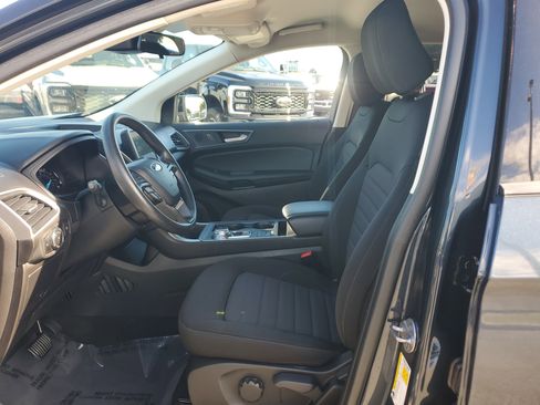 Used 2024 Ford Edge SE w/ Black Appearance Package image 10