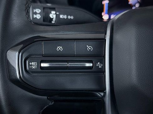 Used 2023 Chevrolet Colorado LT w/ LT Convenience Package image 12