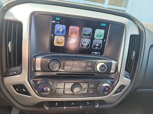 Used 2017 GMC Sierra 1500 SLE w/ SLE Value Package image 3