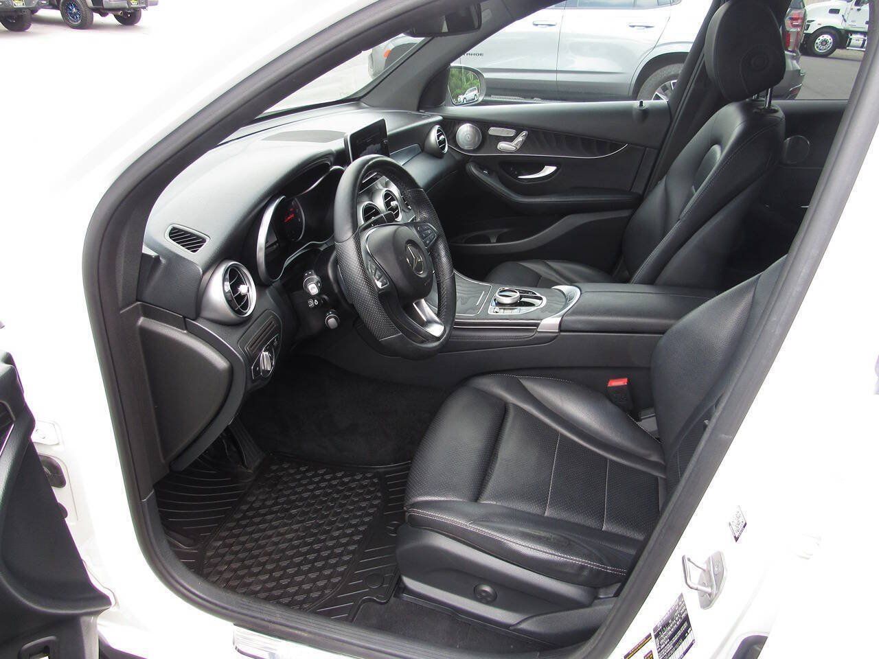 Used 2018 Mercedes-Benz GLC 300 4MATIC image 19