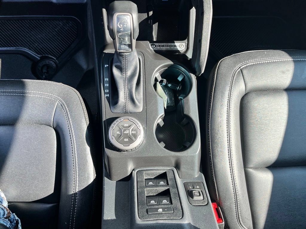 Used 2025 Ford Bronco Badlands AWD/4WD image 19