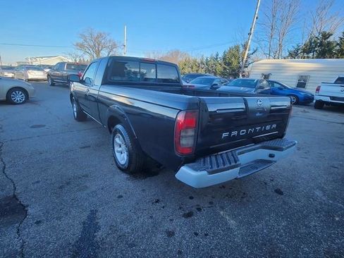 Used 2004 Nissan Frontier XE w/ (VTP) Value Truck Pkg image 5