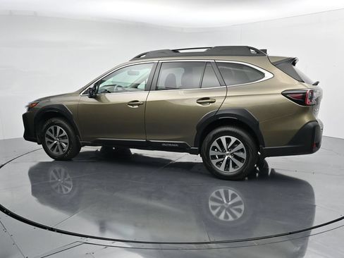 Used 2024 Subaru Outback Premium AWD/4WD image 5