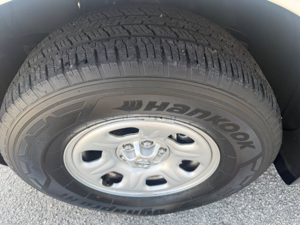 Used 2021 Nissan Frontier S AWD/4WD image 10