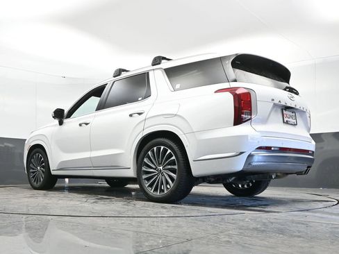Used 2023 Hyundai Palisade Calligraphy image 54