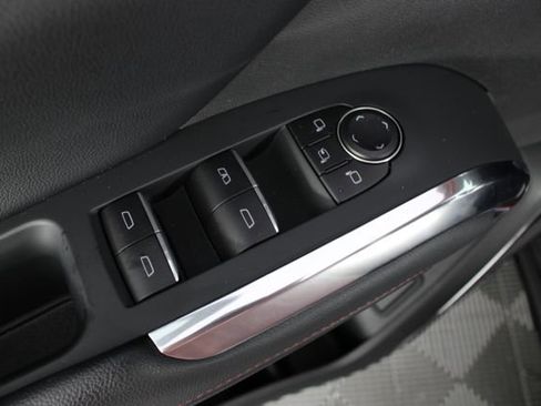 Used 2026 Chevrolet Traverse RS FWD image 17