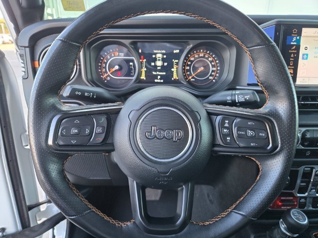 Used 2025 Jeep Gladiator Mojave w/ Convenience Group AWD/4WD image 23