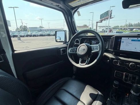 Certified 2024 Jeep Wrangler High Altitude AWD/4WD image 9