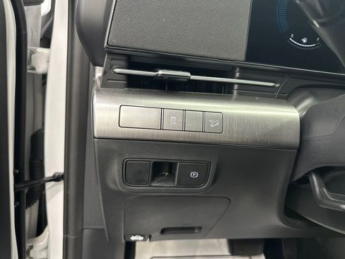 Used 2025 Hyundai Kona SEL FWD image 31