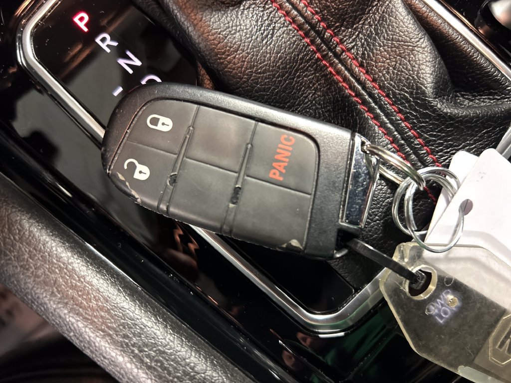 Used 2025 Jeep Compass Trailhawk AWD/4WD image 21