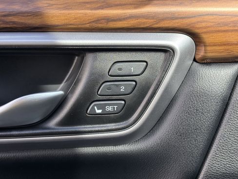 Certified 2017 Honda CR-V Touring image 17