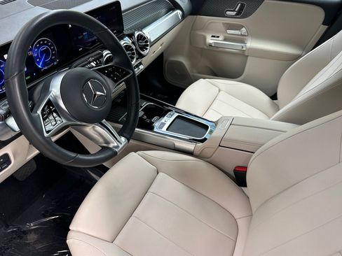 Used 2025 Mercedes-Benz EQB 250+ image 4