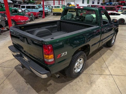 Used 2001 Chevrolet Silverado 1500 LS w/ Off-Road Chassis Pkg AWD/4WD image 17