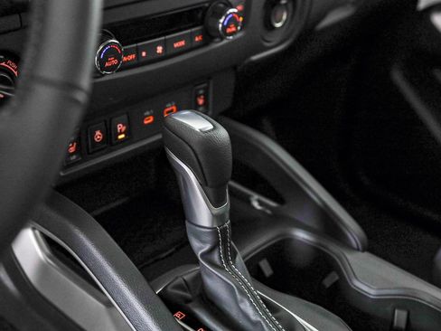 New 2025 Nissan Frontier SV w/ SV Convenience Package image 22