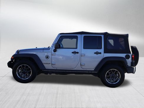 Used 2013 Jeep Wrangler Unlimited Sahara w/ Dual Top Group image 4
