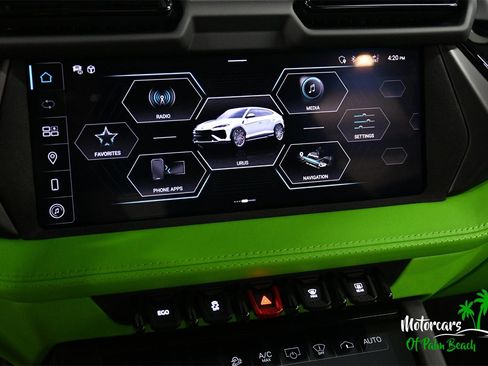 Used 2025 Lamborghini Urus SE image 35