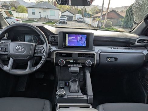 Used 2025 Toyota Tacoma SR5 AWD/4WD image 10