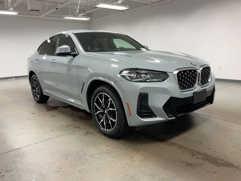 Certified 2025 BMW X4 xDrive30i image 6