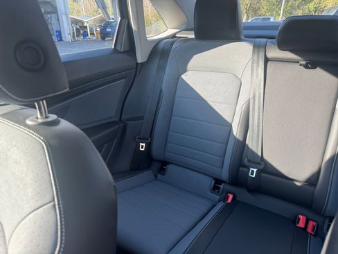 Used 2025 Volkswagen Jetta SE image 39