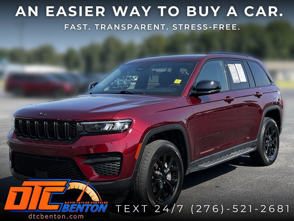 Used 2025 Jeep Grand Cherokee Altitude AWD/4WD image 3