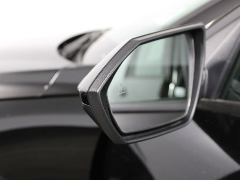 Used 2025 Hyundai Elantra Blue image 24