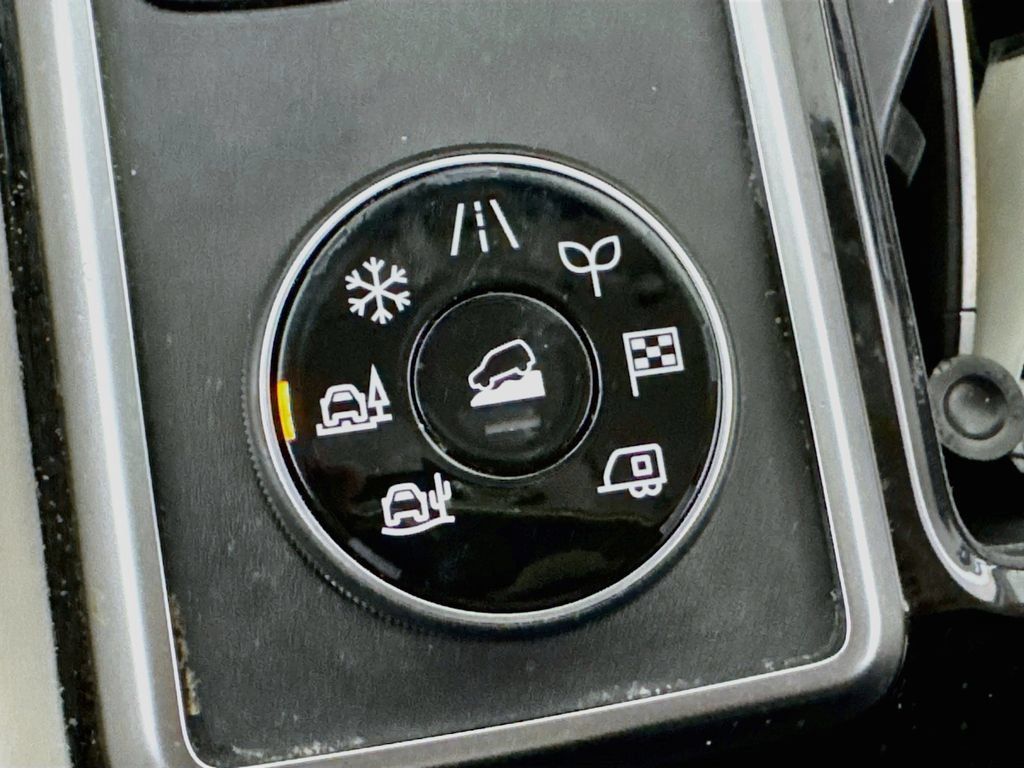Used 2023 Nissan Pathfinder SL w/ Black Appearance Package AWD/4WD image 18