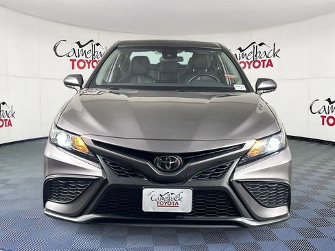 Used 2024 Toyota Camry SE image 2