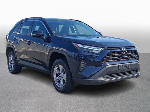 Used 2025 Toyota RAV4 XLE AWD/4WD image 3