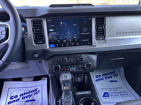 New 2025 Ford Bronco Outer Banks image 12