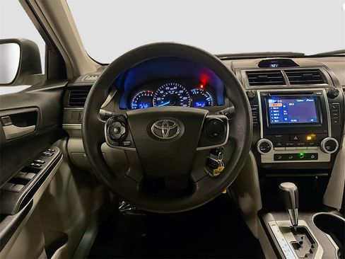 Used 2012 Toyota Camry LE image 23