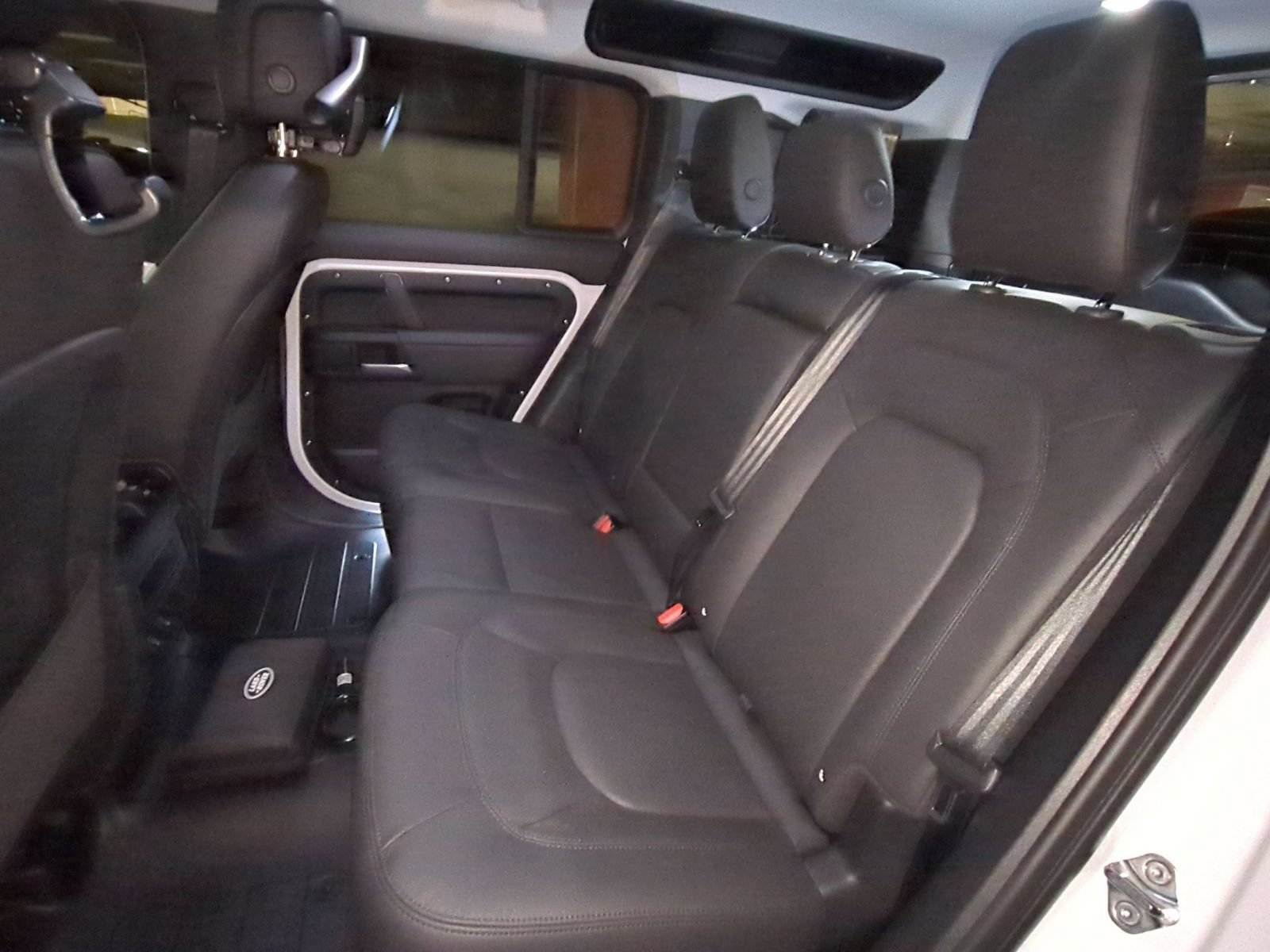 New 2026 Land Rover Defender 110 S AWD/4WD image 25