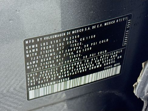 Used 2021 Volkswagen Tiguan SE w/ Panoramic Sunroof Package image 39