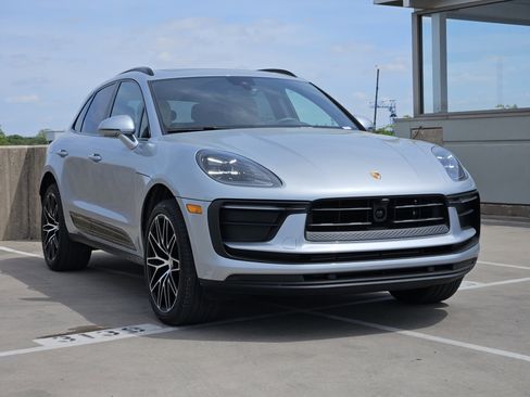 Certified 2026 Porsche Macan image 10