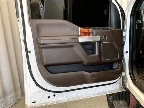 Used 2017 Ford F250 King Ranch w/ King Ranch Ultimate Package image 21