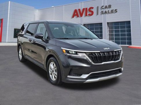 Used 2024 Kia Carnival LX image 3