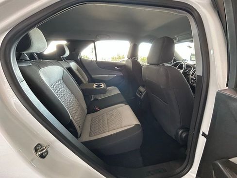 Used 2022 Chevrolet Equinox LS image 28