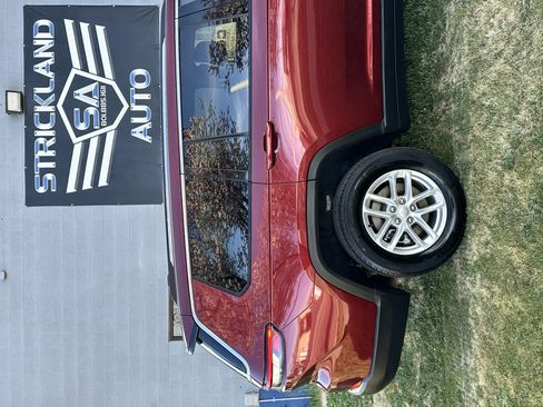 Used 2023 Jeep Grand Cherokee L Laredo image 6